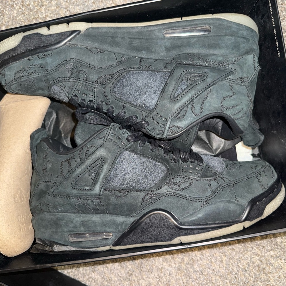 Jordan 4 Retro x KAWS Black